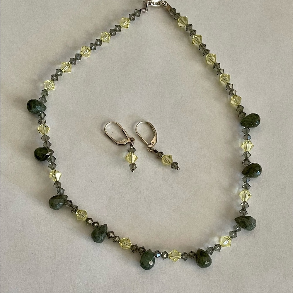 NWOT Labradorite and Swarovski Crystal Necklace and Earrings Set - Picture 2 of 5
